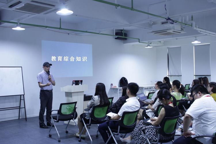 领导居然都知道我提升学历的事情，不知道是我太励志还是平时人缘太好